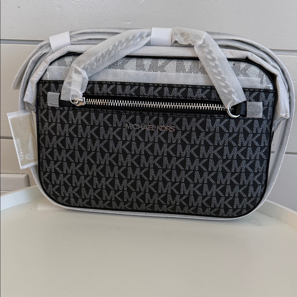 Michael Kors Zip Chain Crossbody Black & White Jet Set